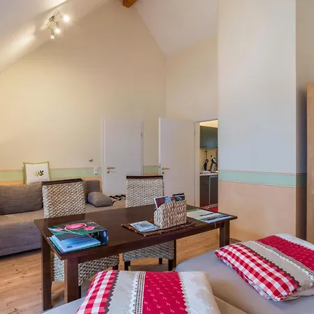 Schusterjunge I Zentral I I Kueche & Bad I Parkplatz