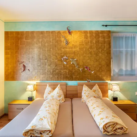 Schusterjunge I Zentral I I Kueche & Bad I Parkplatz Sasbachwalden