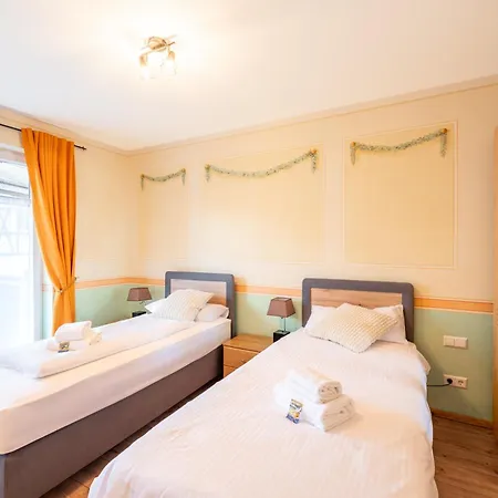 Schusterjunge I Zentral I I Kueche & Bad I Parkplatz Sasbachwalden