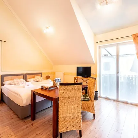 Schusterjunge I Zentral I I Kueche & Bad I Parkplatz Sasbachwalden