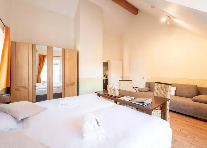 Апарт-отель Schusterjunge I Zentral I I Kueche & Bad I Parkplatz 3*